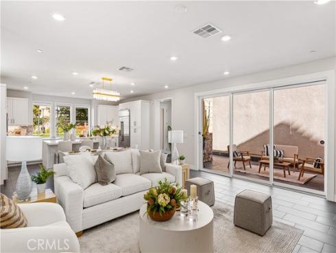 238 Chorus , Irvine, CA