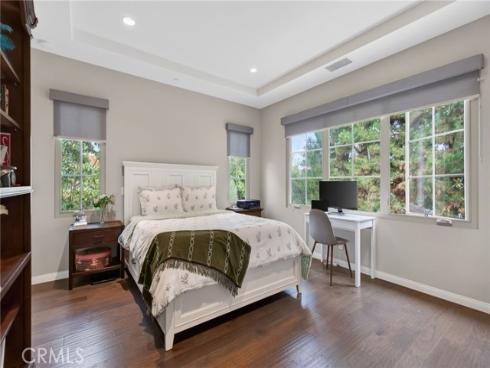 54  Brindisi  , Irvine, CA