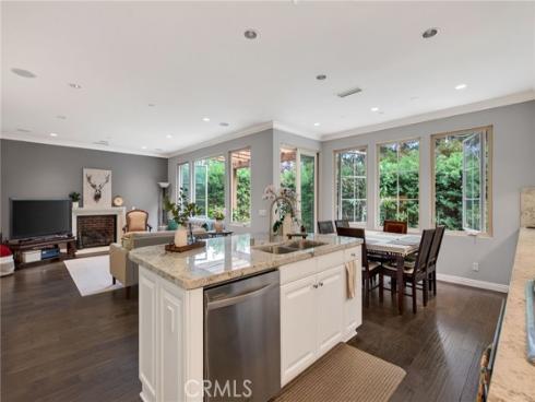 54  Brindisi  , Irvine, CA