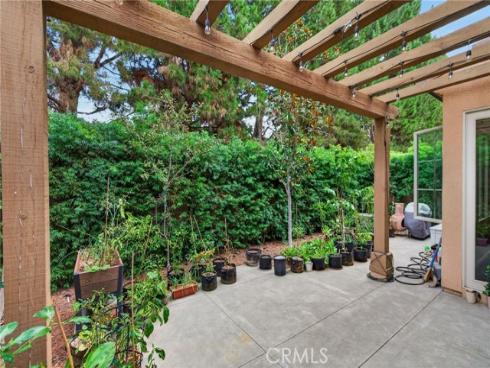 54  Brindisi  , Irvine, CA