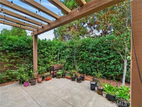 54  Brindisi  , Irvine, CA