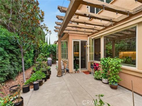 54  Brindisi  , Irvine, CA