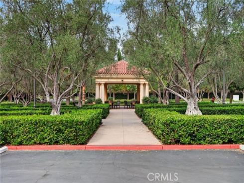 54  Brindisi  , Irvine, CA