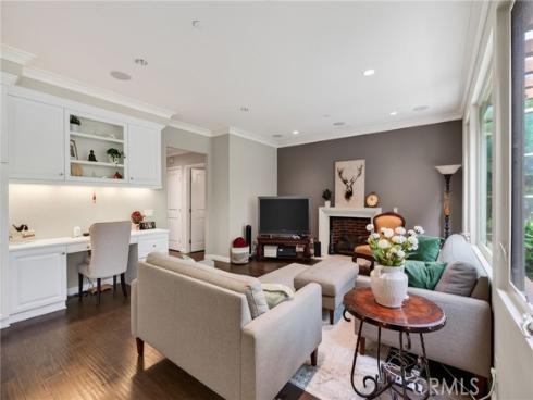 54  Brindisi  , Irvine, CA