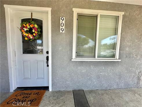 909 E Rose   Avenue, La Habra, CA