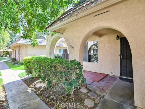 1048  Las Lomas  A  Drive, La Habra, CA