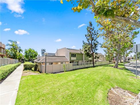 1961  Silver Maple   Drive, La Habra, CA