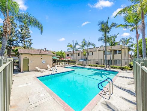 1961  Silver Maple   Drive, La Habra, CA