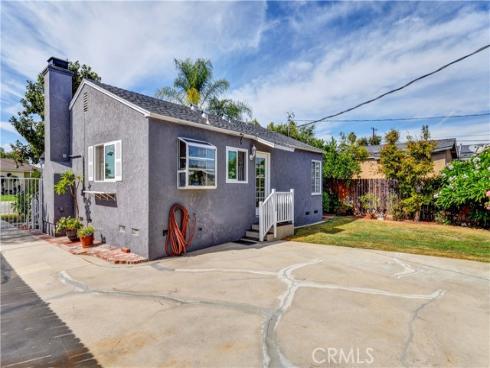 312  South Valencia  , La Habra, CA