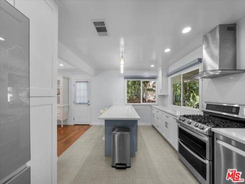 540 W Country Hills Drive, La Habra, CA