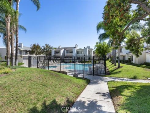 1018 E La Habra 238 Boulevard, La Habra, CA