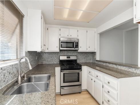 911 W Imperial  65 , La Habra, CA