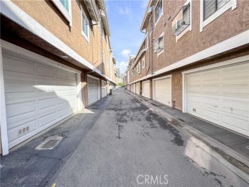 965 W Imperial 54 , La Habra, CA