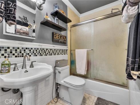 1064 Las Lomas A Drive, La Habra, CA