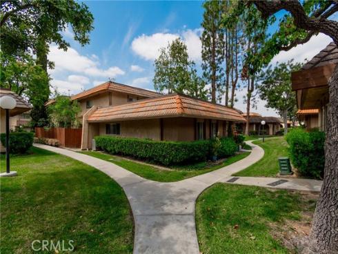 1064 Las Lomas A Drive, La Habra, CA