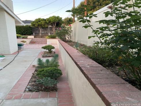 2401 Canfield Dr , La Habra, CA