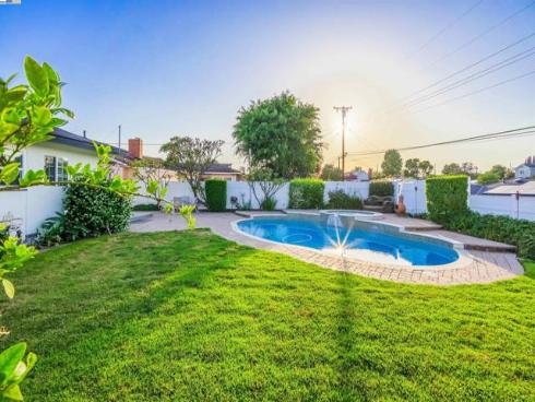 1651 W El Portal Dr , La Habra, CA