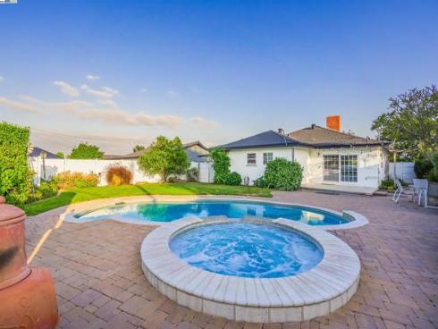 1651 W El Portal Dr , La Habra, CA