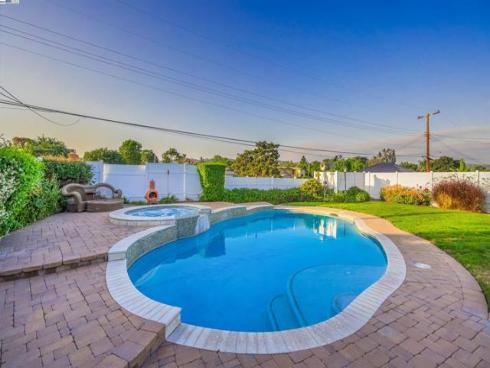 1651 W El Portal Dr , La Habra, CA