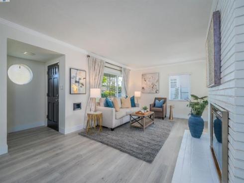 1651 W El Portal Dr , La Habra, CA