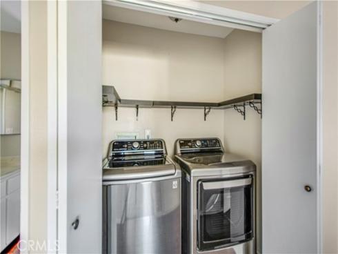 901 Citrus 17B Drive, La Habra, CA