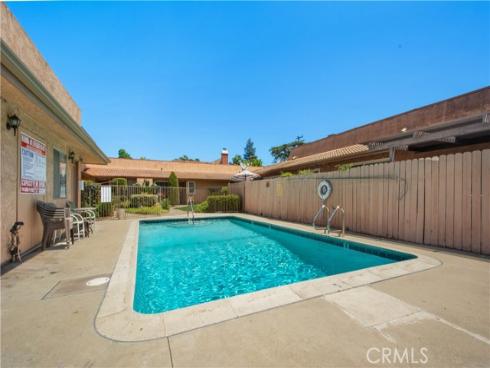 901 Citrus 17B Drive, La Habra, CA