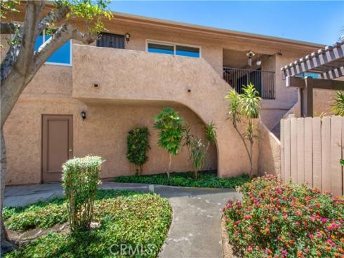 901 Citrus 17B Drive, La Habra, CA