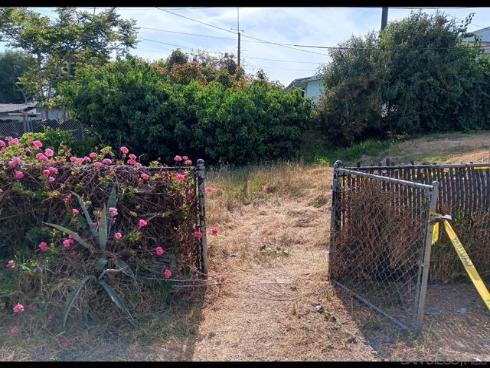 902 E Greenwood Ave , La Habra, CA