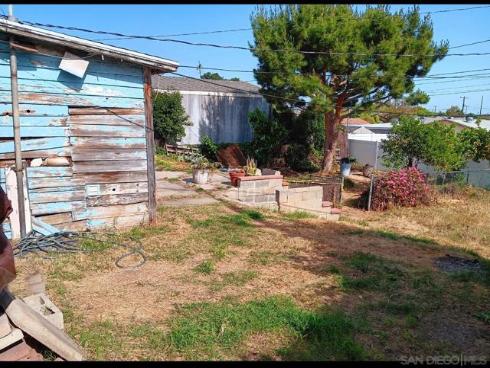 902 E Greenwood Ave , La Habra, CA