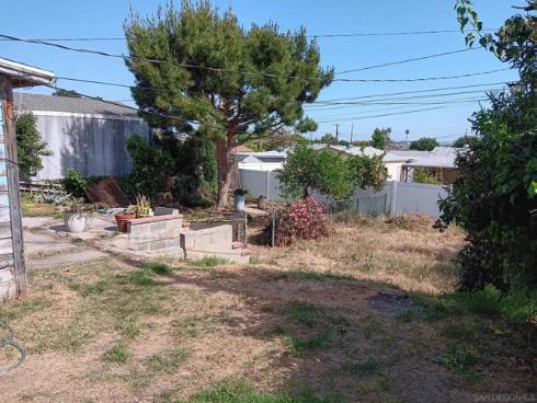 902 E Greenwood Ave , La Habra, CA