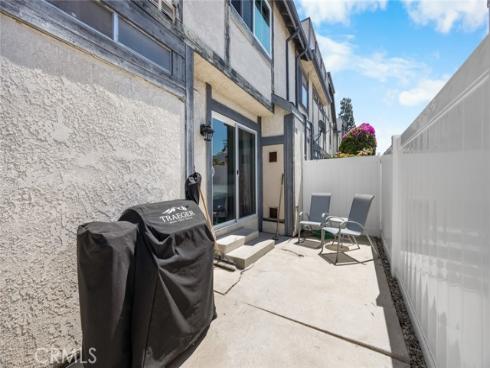 543 S Walnut 11 Street, La Habra, CA