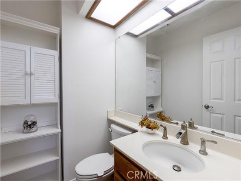 854 N Harbor Boulevard, La Habra, CA