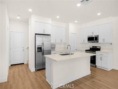 300 Vista Drive 94 , La Habra, CA