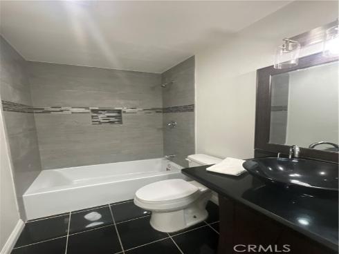 1052 S Idaho  24 , La Habra, CA