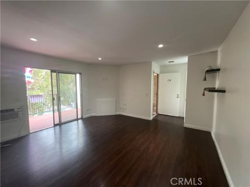 1052 S Idaho  24 , La Habra, CA