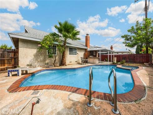 220 Gwynwood , La Habra, CA