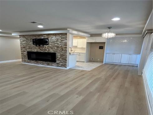 965 S Idaho  4 , La Habra, CA