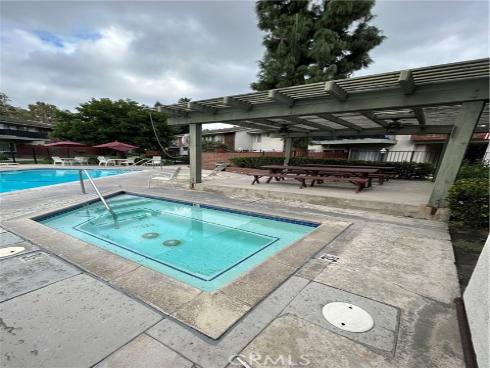 965 S Idaho  4 , La Habra, CA