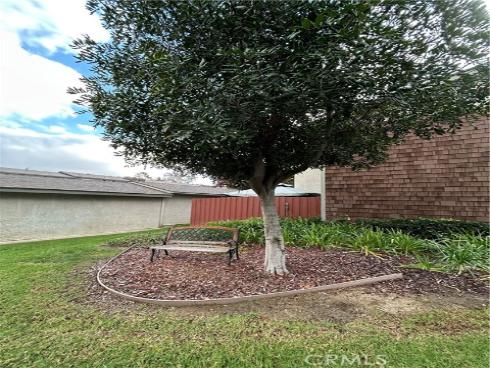 965 S Idaho  4 , La Habra, CA