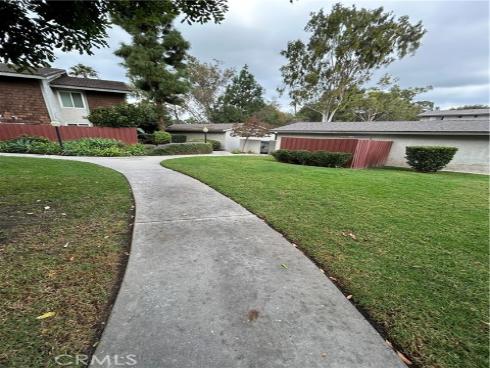 965 S Idaho  4 , La Habra, CA