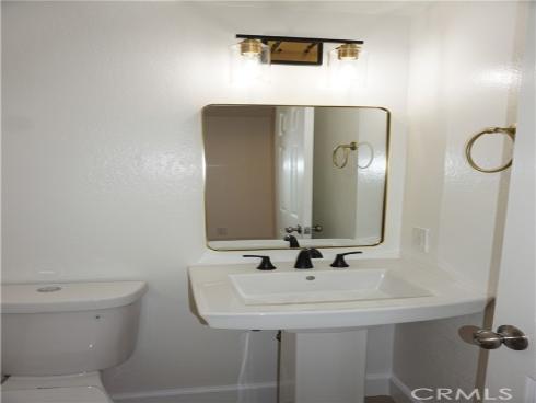 875  Las Lomas  B , La Habra, CA