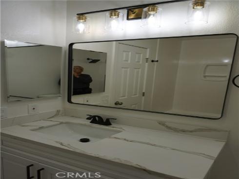 875  Las Lomas  B , La Habra, CA