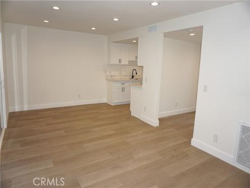 875  Las Lomas  B , La Habra, CA