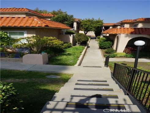 875  Las Lomas  B , La Habra, CA