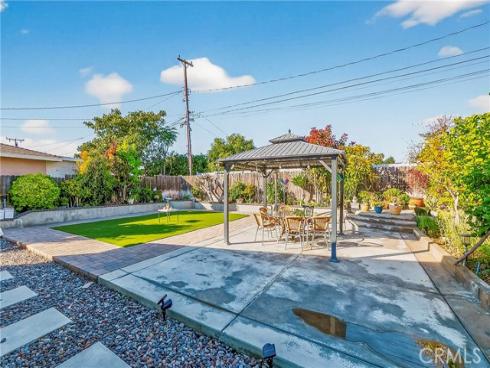 335 E Francis  , La Habra, CA