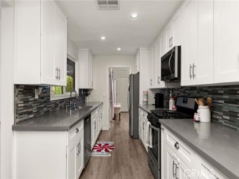 624 N Walnut  , La Habra, CA