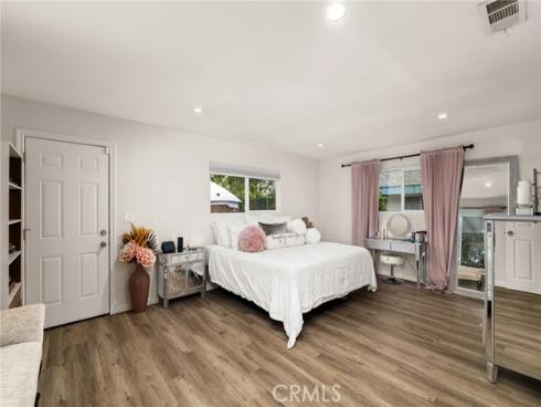 624 N Walnut  , La Habra, CA