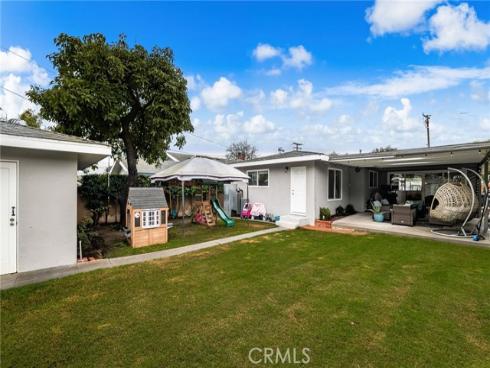 624 N Walnut  , La Habra, CA