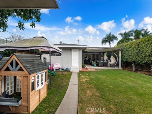 624 N Walnut  , La Habra, CA