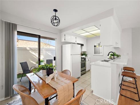 788 W Lambert  45 , La Habra, CA